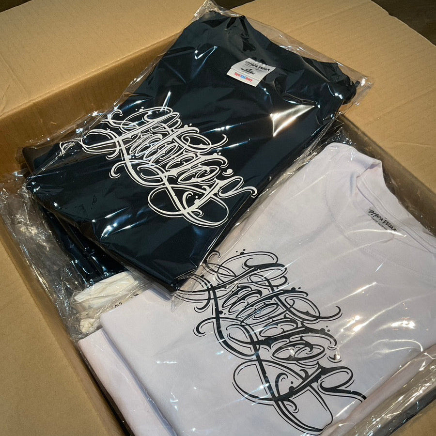 LATE 90s SCRIPT LOGO TEE【United Athle】