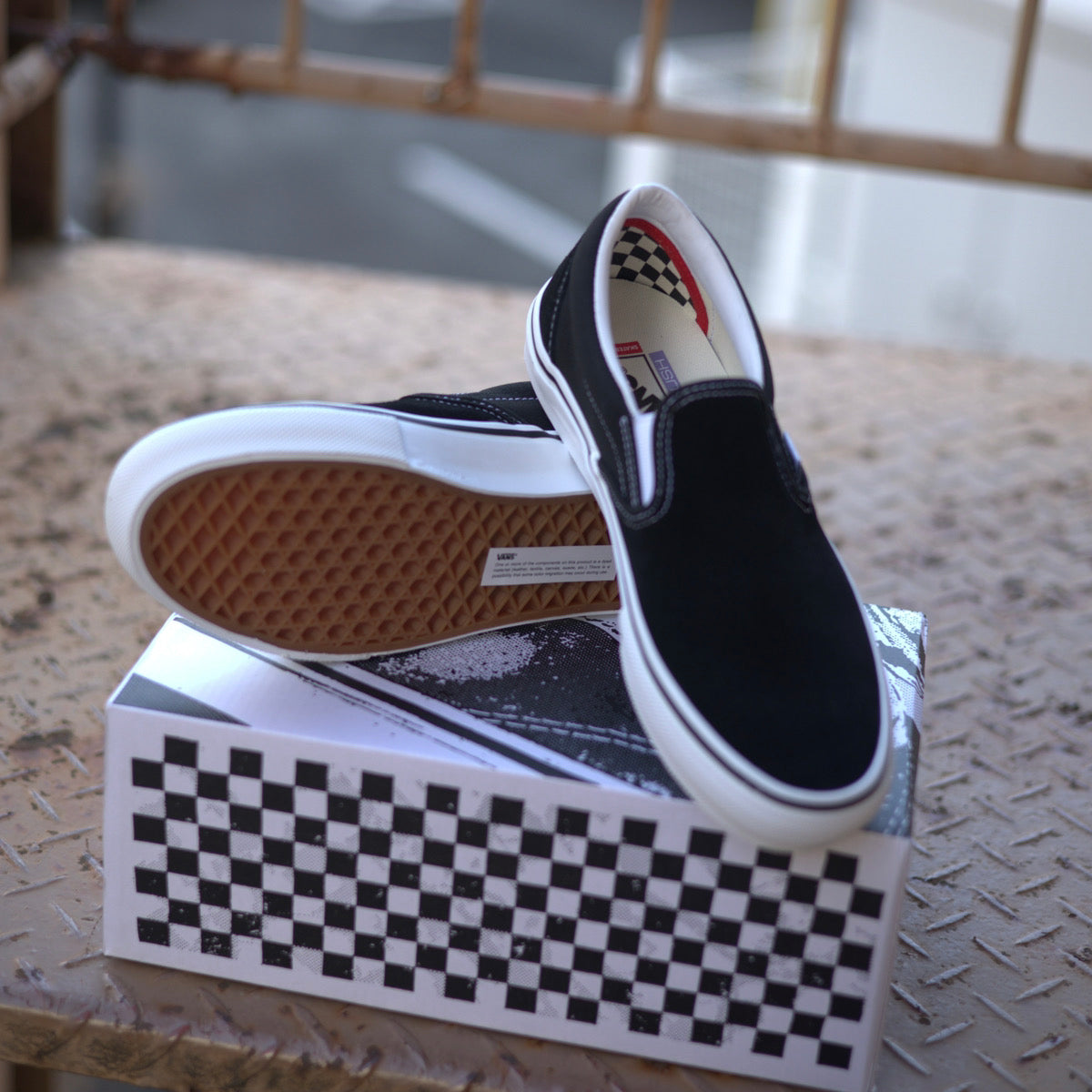 VANS SKATE SLIP ON BLACK/WHITE